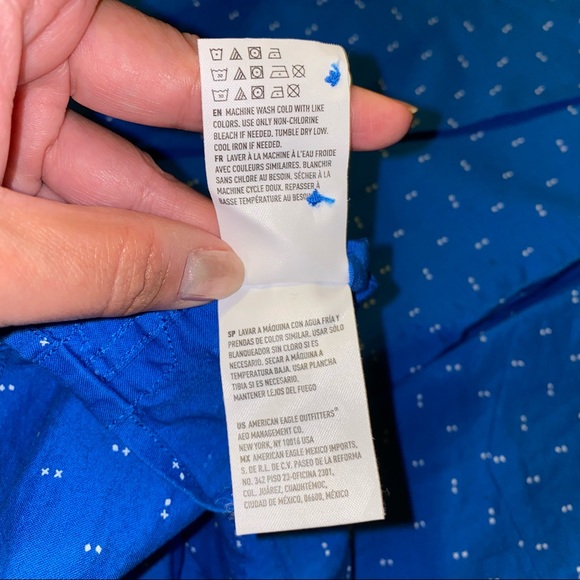 AEO Men’s blue & white button up shirt large - Picture 14 of 15